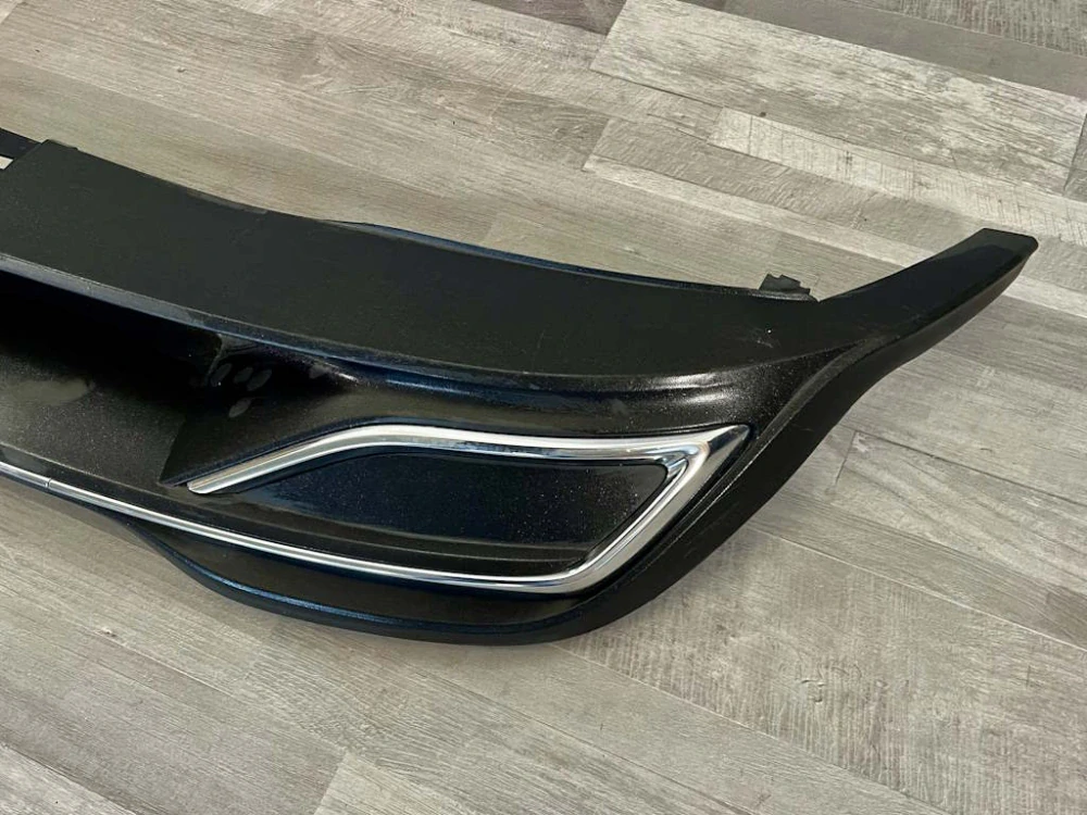 VW GOLF 8 - 5H - 2020-2024 - plast zadního nárazníku s chromem - 5H6807568F