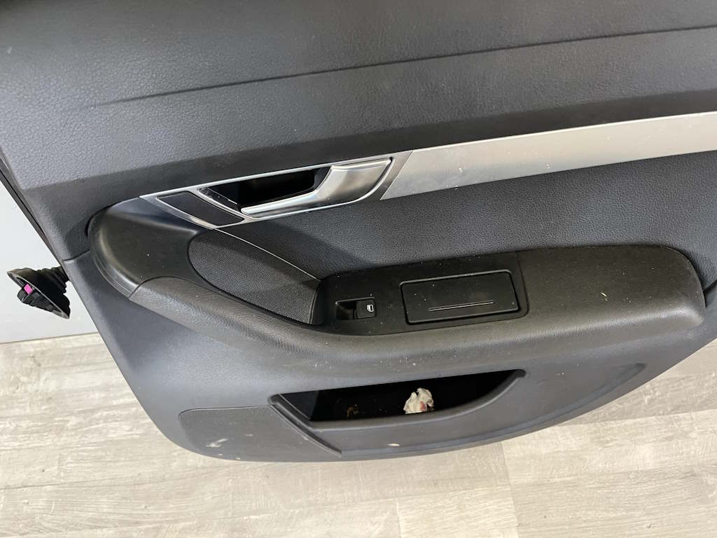 AUDI A6 - 4F - C6 - 2004-2011 - dveře PZ SEDAN - LZ9Y