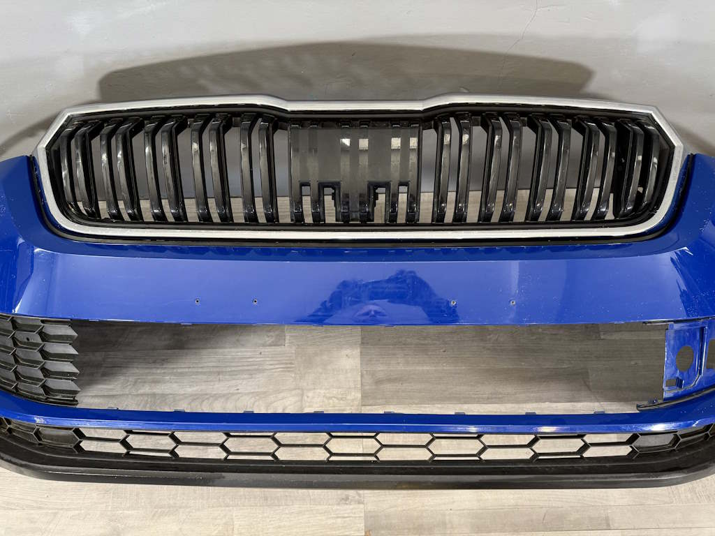 ŠKODA KODIAQ - 565 - 2021-2024 - FACELIFT - nárazník + maska + mřížka - OST - 565807221H 565853653C 565807061 565807368 565807056A5 565807055A