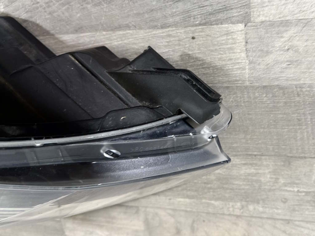 VW GOLF PLUS - 5M - 2004-2008 - světlo PP - 5M1941006G - POŠKOZENÉ