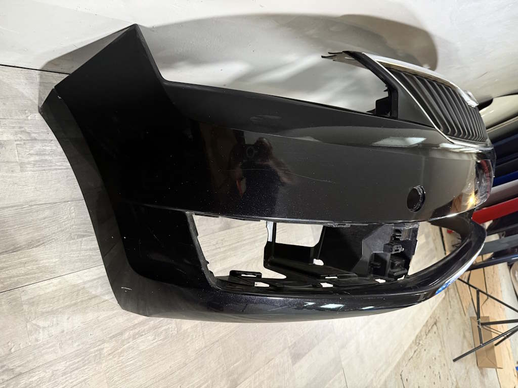 ŠKODA RAPID - 5JA - 2012-2017 - nárazník + maska - 5JA807221 5JA853668