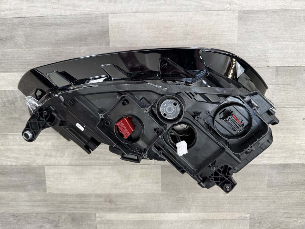 GOLF 7 SPORTSVAN 14-20 - 51 - světlo FULL LED LP - 518941043A