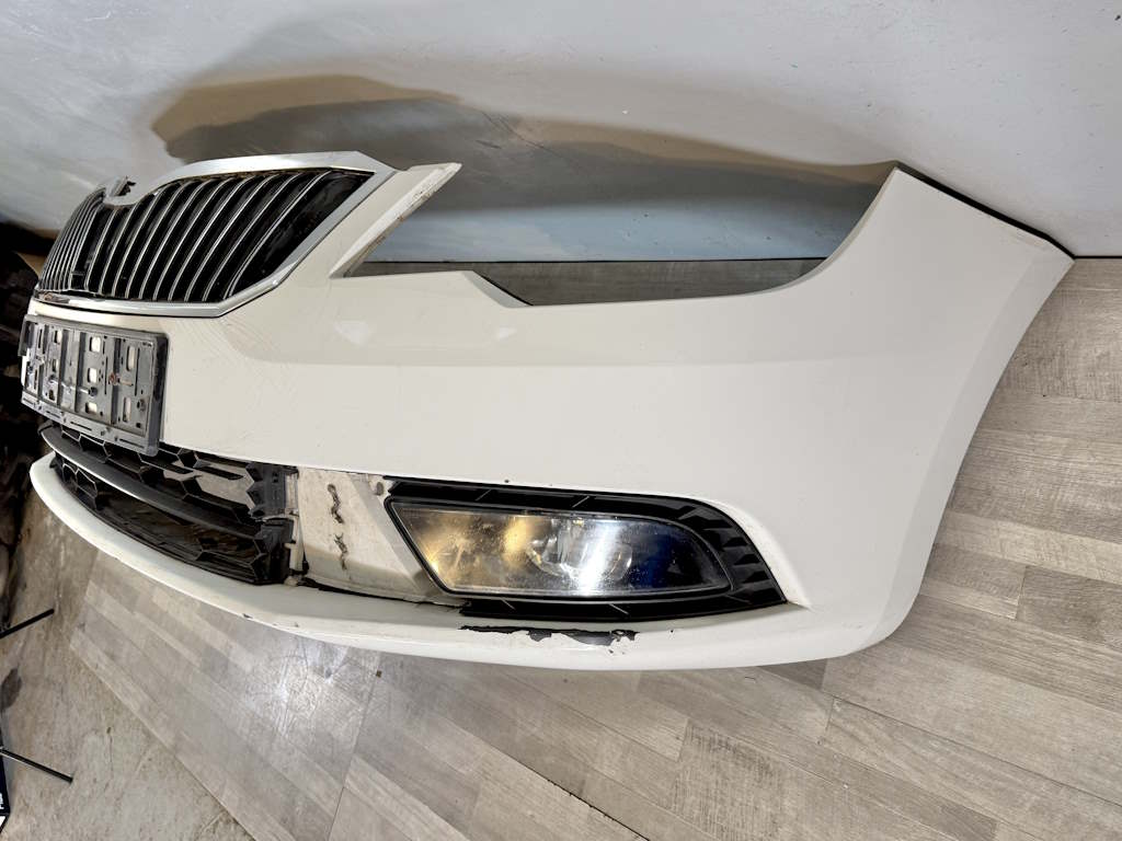 ŠKODA SUPERB 2 2013-2016 - FACELIFT - 3T - nárazník + maska KO - 3T0807221K