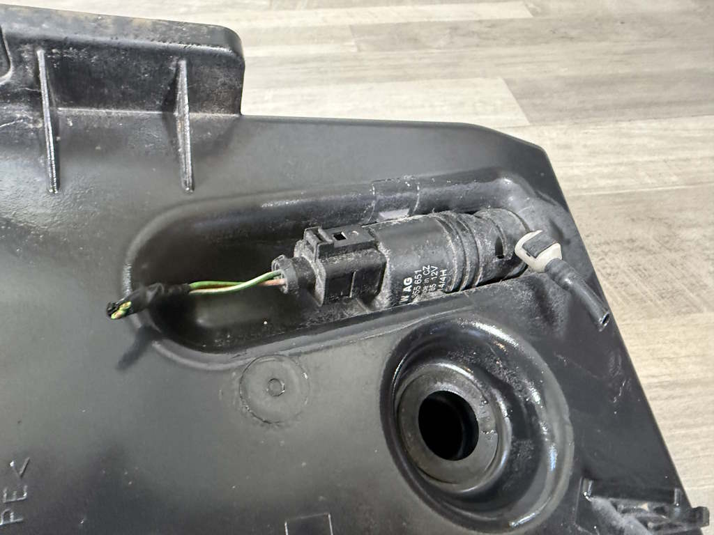 ŠKODA FABIA 2 - 5J - 2010-2014 - FACELIFT - nádobka ostřikovačů - 1K0955453 Q/R/S