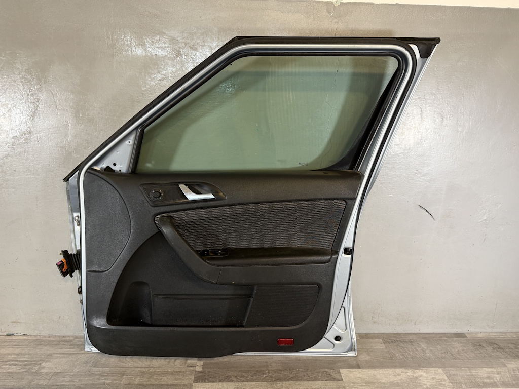 ŠKODA YETI - 5L - 2009-2012 - dveře PP - 9452