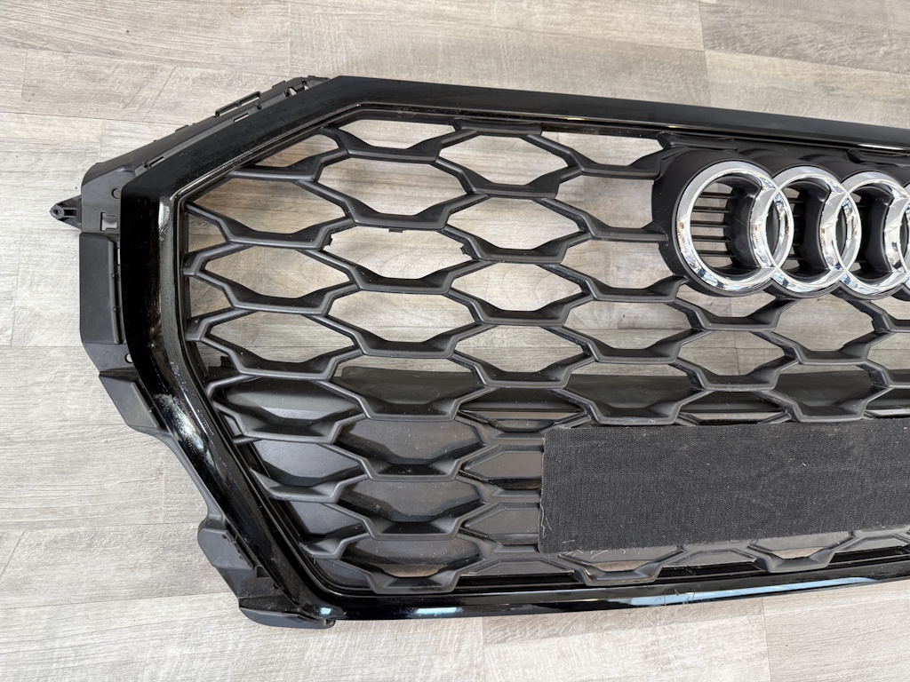 AUDI Q3 - F3 - 83A - 2019-2024 - maska - 83F853651