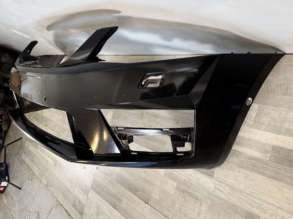 ŠKODA OCTAVIA 3 2013-2017 - 5E - nárazník RS - OST + 6xPDC - maska KO - 5E0807221F