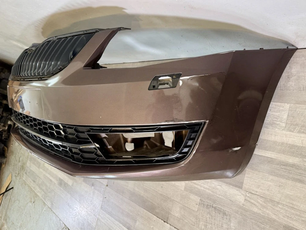 ŠKODA OCTAVIA 3 2013-2017 - 5E - nárazník OST + maska - 5E0807221