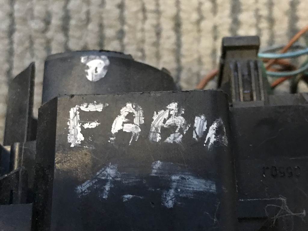 ŠKODA FABIA I 1999-2007 - 6Y - páčky pod volant - 8L0953513G 4B0953503H