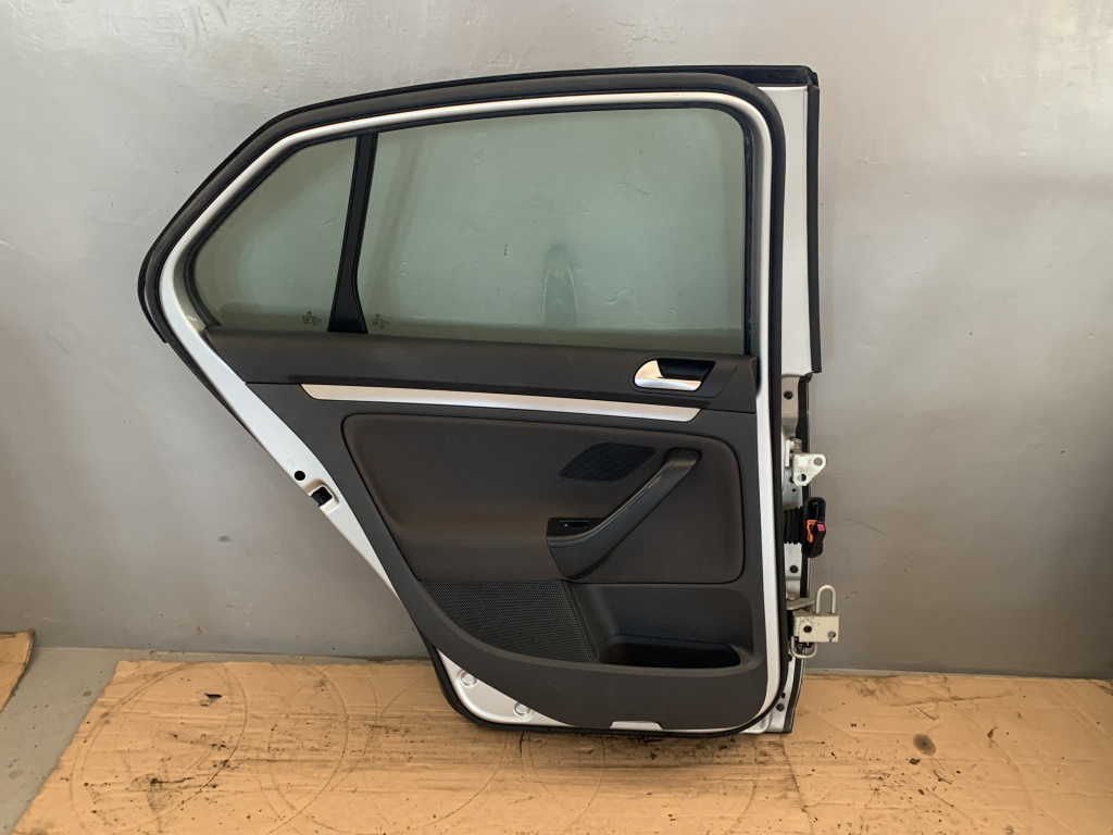 VW JETTA - 1K - 2005-2011 - dveře LZ - LA7W - LEHCE ODŘENÉ