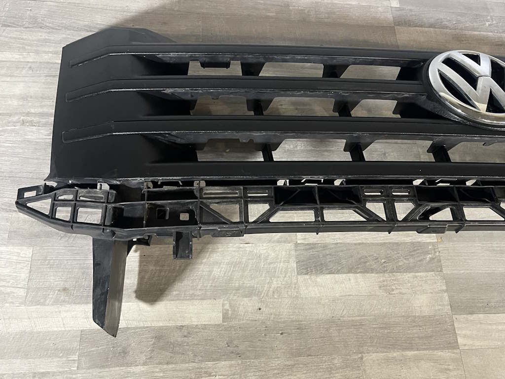 VW CRAFTER 2E 11-17 - FACELIFT - maska - 2E0853653E