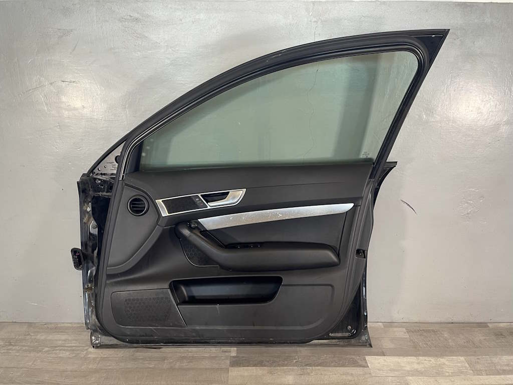 AUDI A6 - 4F - C6 - 2004-2011 - dveře PP - LZ9Y