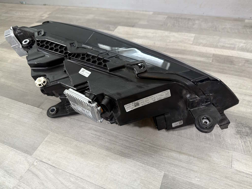 ŠKODA SUPERB 3 2019-2023 - FACELIFT - 3V - světlo LP - FULL LED - 3V1941015D 992941571AJ