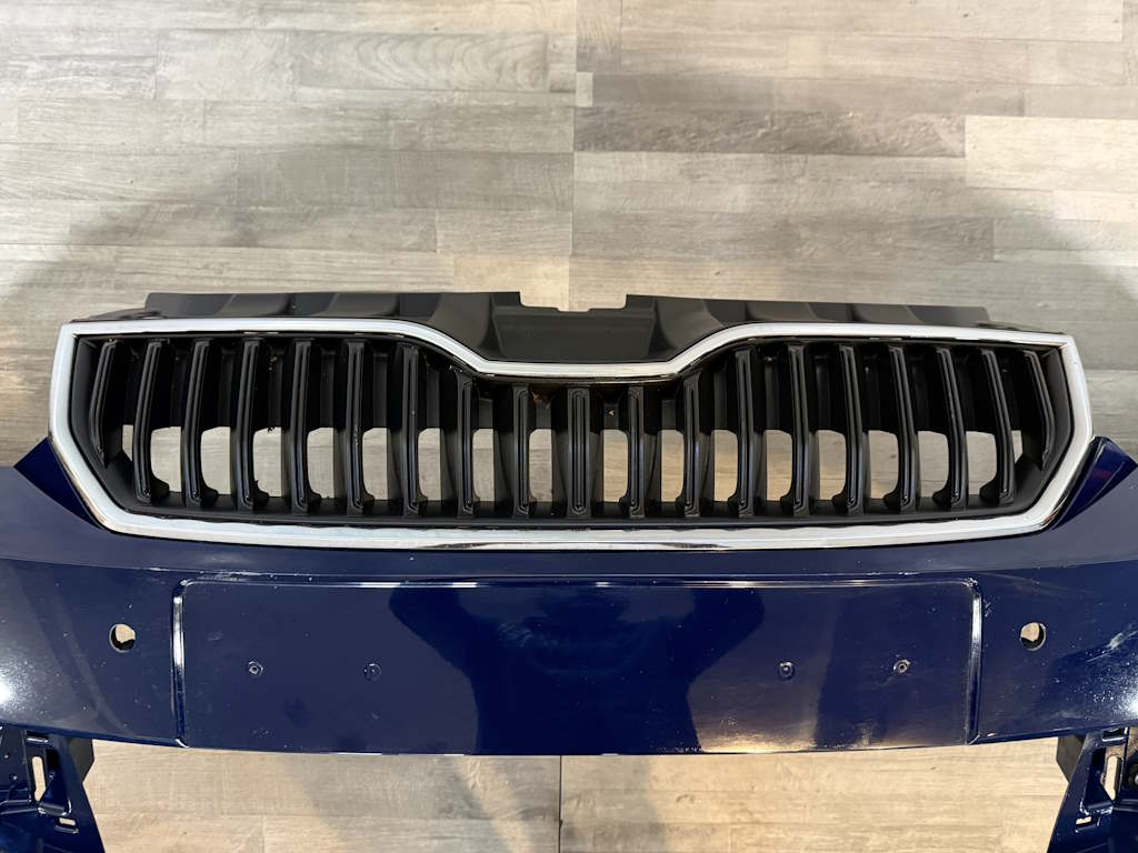 ŠKODA FABIA 3 - 6V - 2014-2018 - nárazník + maska - OST + 4xPDC - 6V0807221 6V0853653 6V0941699