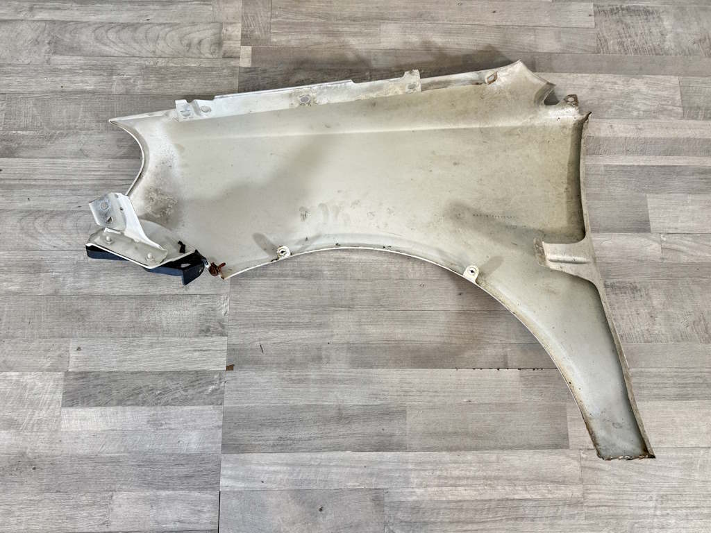 VW POLO - 6N - 2001-2004 - blatník PP - LF9E