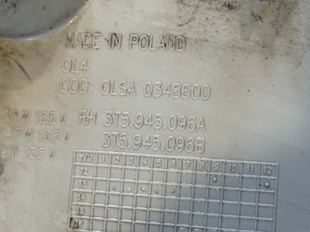 ŠKODA SUPERB 2 2013-2016 - FACELIFT - 3T - světlo PZ - LIFTBACK/SEDAN - 3T5945096A 3T5945096B