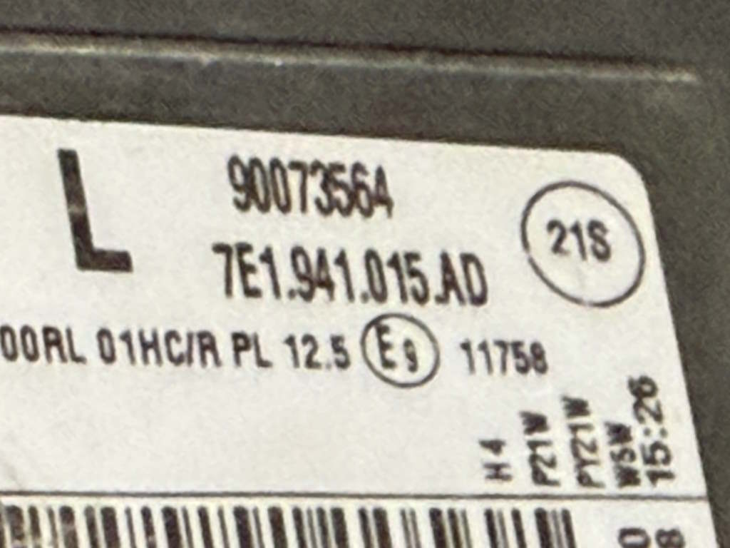 VW TRANSPORTER T5.1 - 7E - 2010-2015 - světlo PP - 7E1941016AD - POŠKOZENÉ