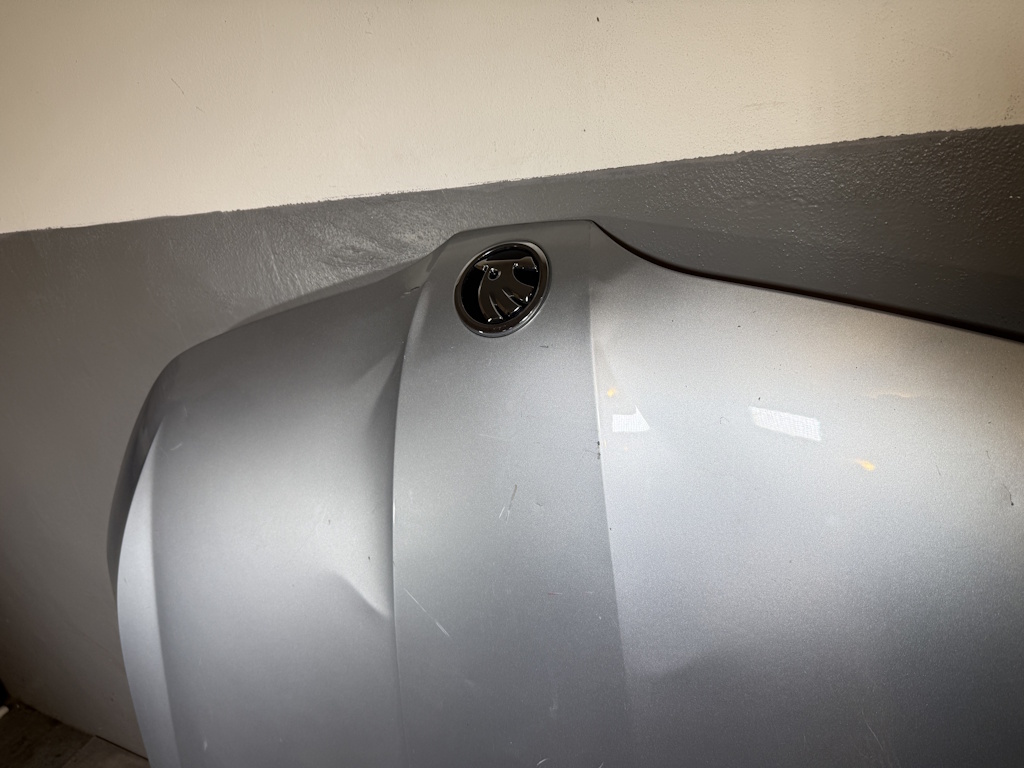 ŠKODA OCTAVIA 3 2017-2019 - FACELIFT - 5E - kapota - 5E0823155