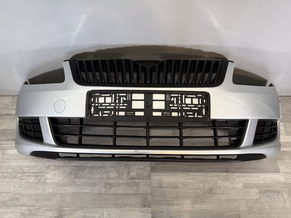 ŠKODA FABIA 2 - 5J - 2010-2014 - FACELIFT - nárazník + kapota - 9156 - 5J0823155A 5J0807221D