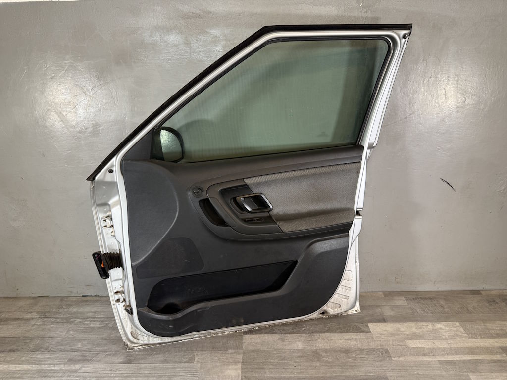 ŠKODA FABIA 2 - 5J - 2007-2014 - dveře PP + zrcátko - 9156