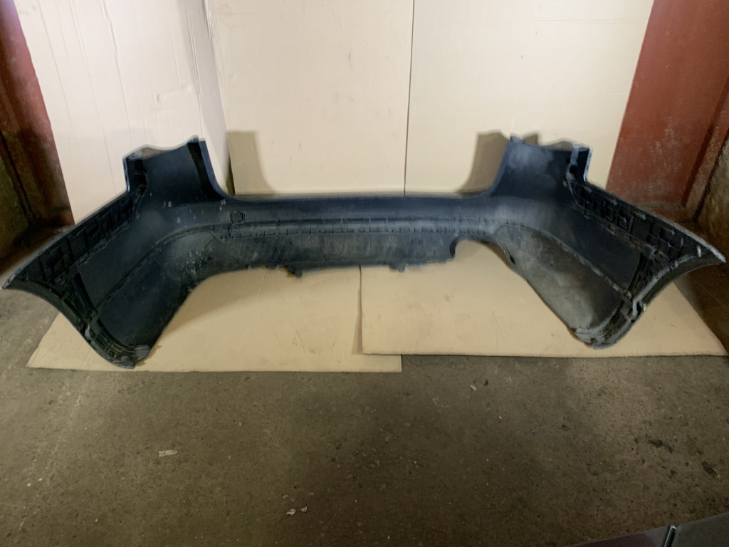 VW PASSAT B6 - 3C - 2005-2010 - nárazník zadní KOMBI - LA7T