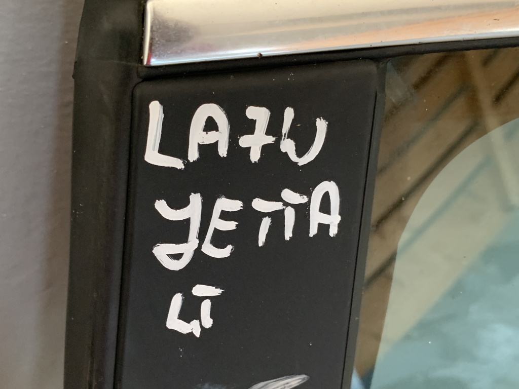 VW JETTA - 1K - 2005-2011 - dveře LZ - LA7W - LEHCE ODŘENÉ