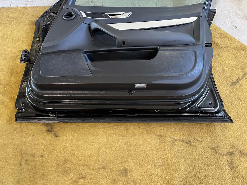 AUDI A6 - 4F - C6 - 2004-2011 - dveře PP - LZ9Y