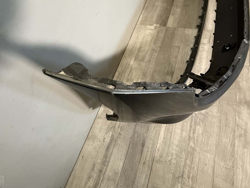 VW GOLF 7 FACELIFT - 5G - 2016-2020 - nárazník R-LINE - OST + 4xPDC - 5G0807221LR