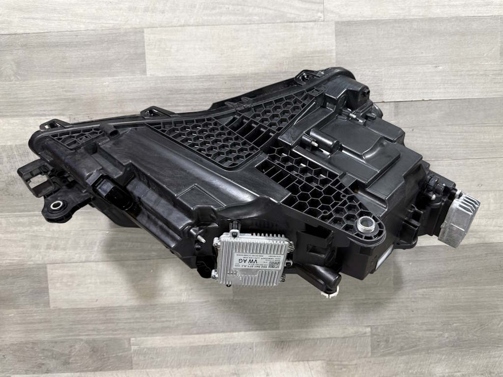 ŠKODA SUPERB 3 2019-2023 - FACELIFT - 3V - světlo LP - FULL LED - 3V1941015D 992941571AJ