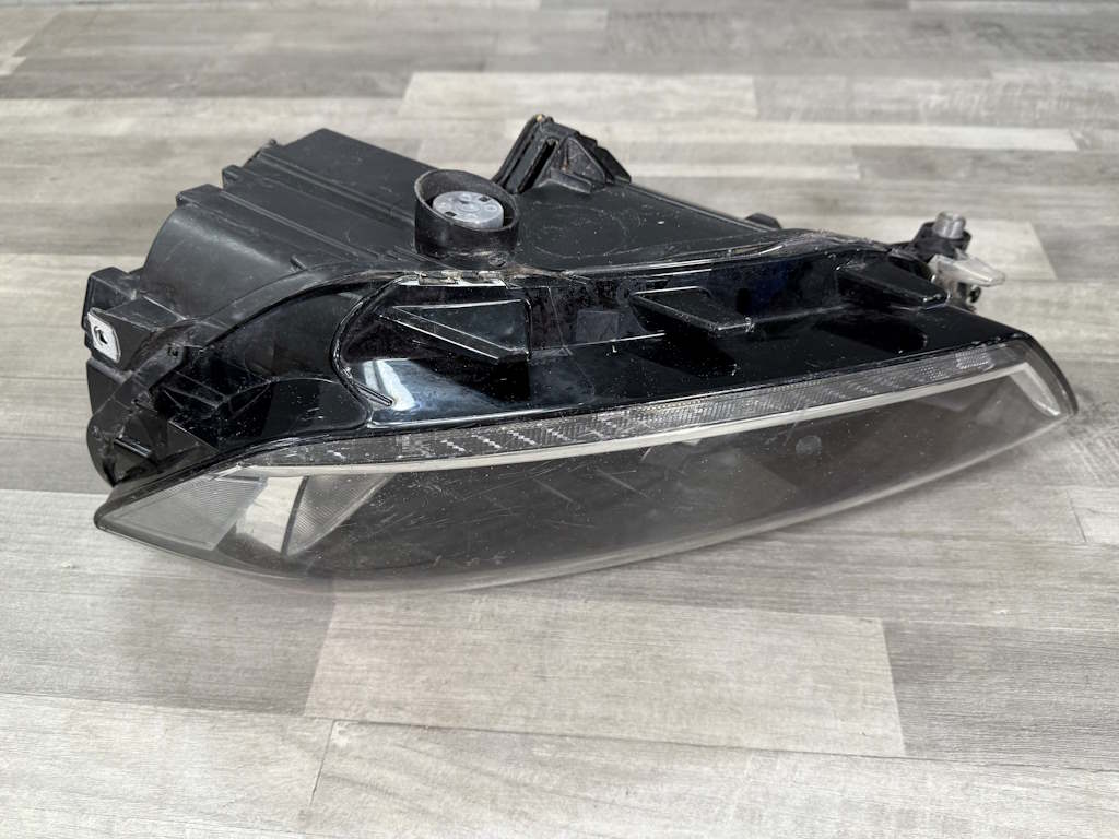 GOLF 7 SPORTSVAN 14-20 - 51 - světlo LP - 517941005B