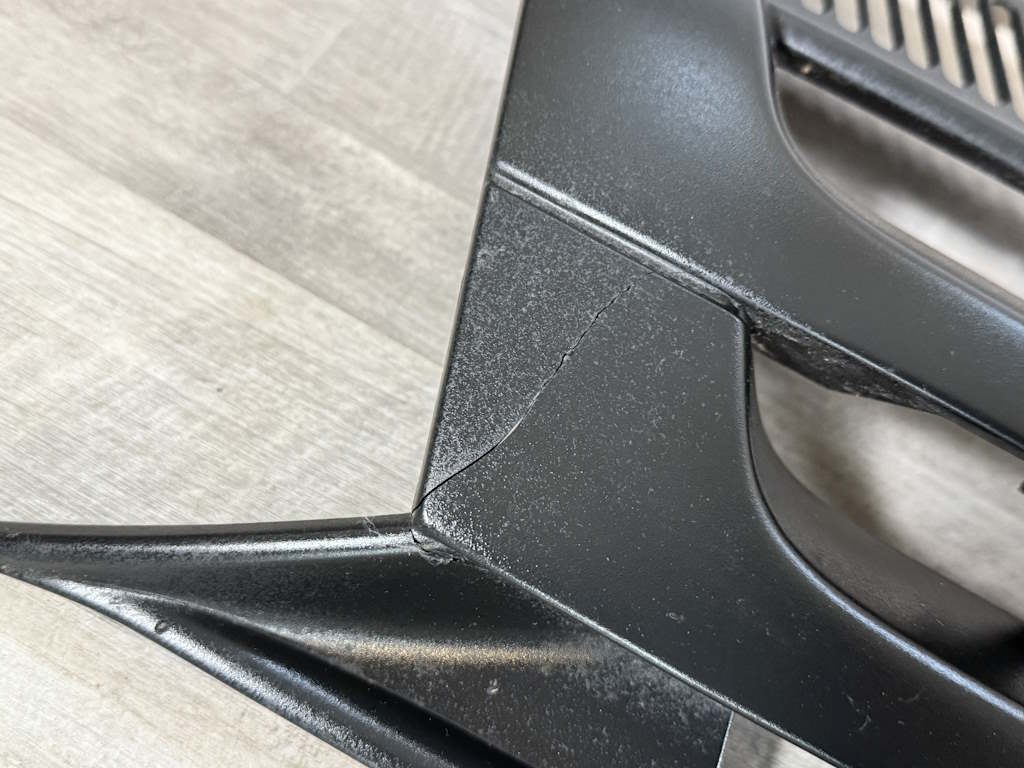 VW TRANSPORTER T5.1 - 7E - 2010-2015 - maska - 7E0853653 - POŠKOZENÁ