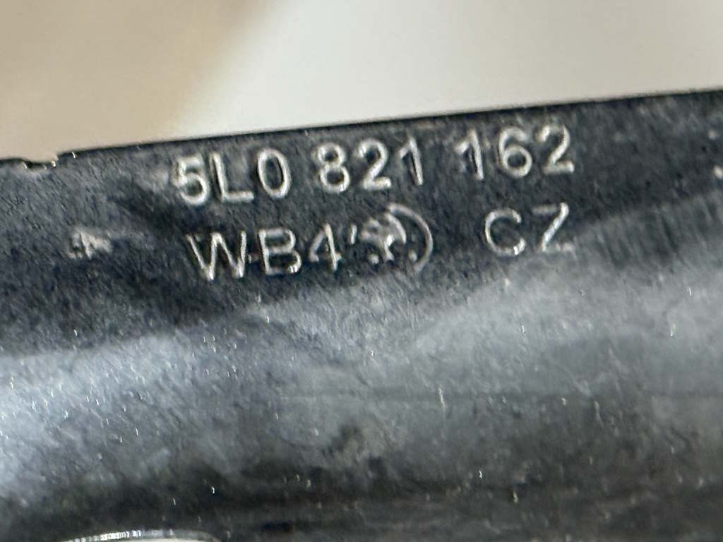 ŠKODA YETI - 5L - 2013-2017 - FACELIFT - blatník PP - 9910 - 5L0821162