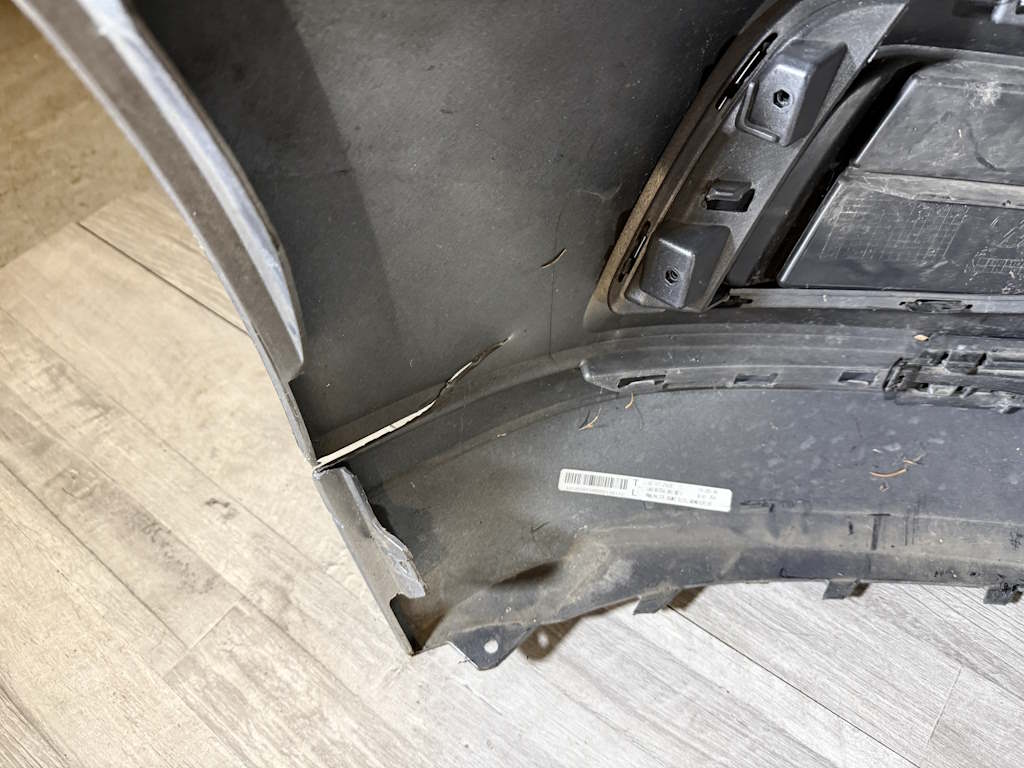 VW PASSAT B8 - 3G - 2020-2024 - FACELIFT - náraznik 4xPDC + mřížka střed - 3G0807221E