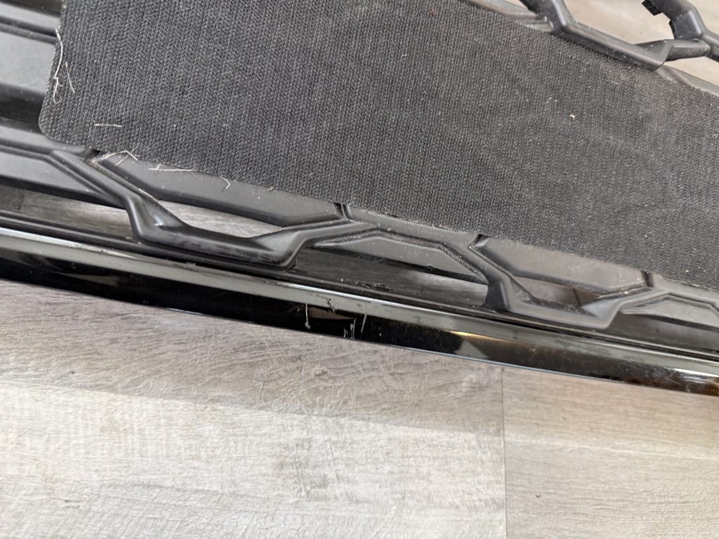 AUDI Q3 - F3 - 83A - 2019-2024 - maska - 83F853651