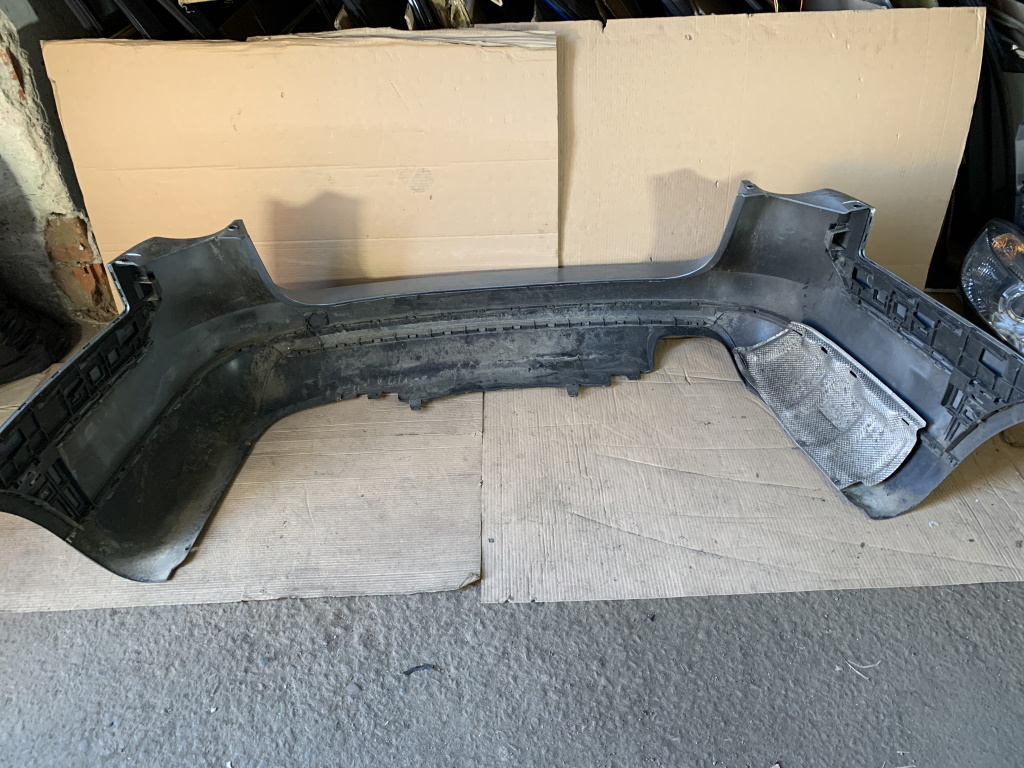 VW PASSAT B6 - 3C - 2005-2010 - nárazník zadní KOMBI - LB5M