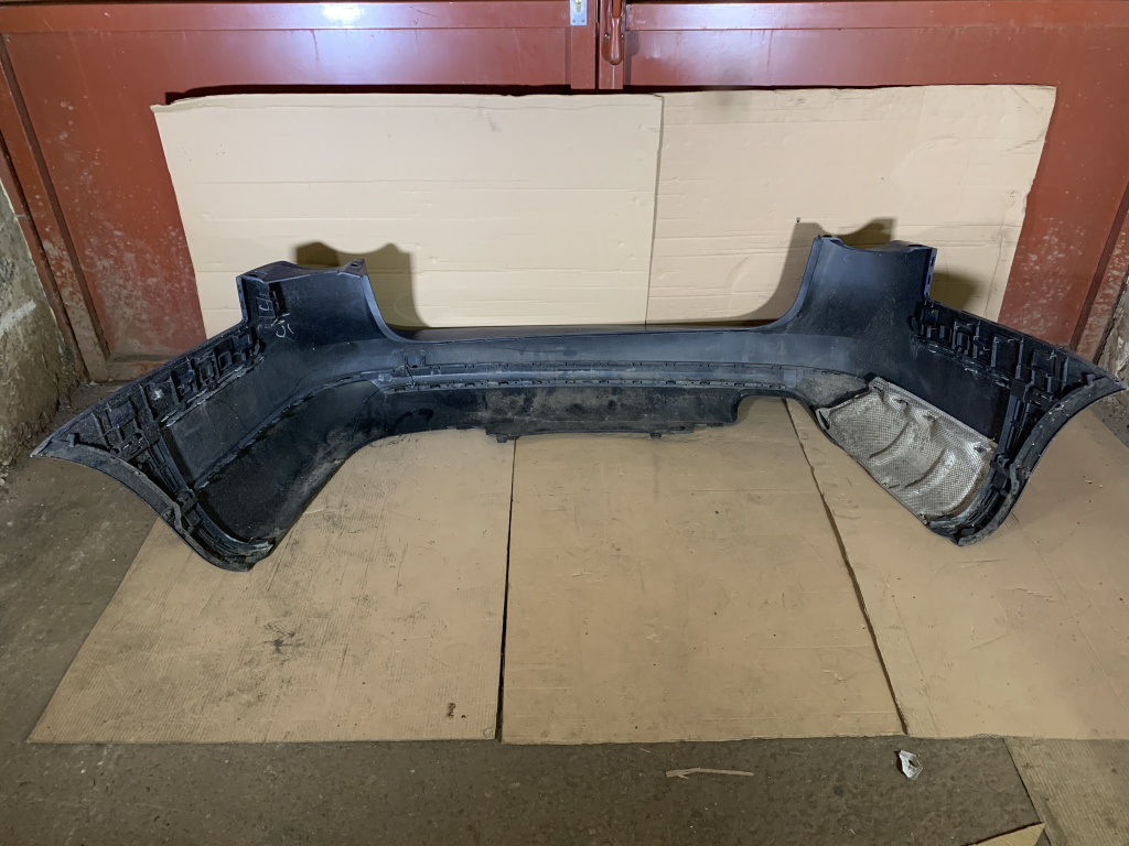 VW PASSAT B6 - 3C - 2005-2010 - nárazník zadní KOMBI - LC5E