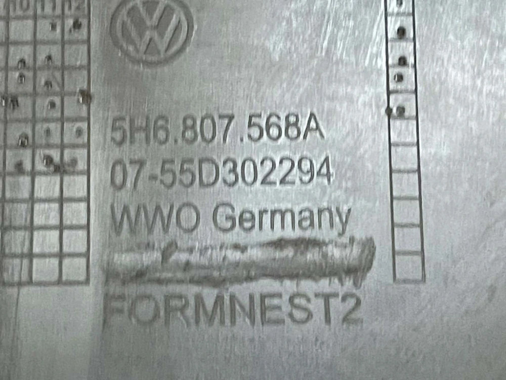 VW GOLF 8 - 5H - 2020-2024 - plast zadního nárazníku s chromem pro HATCHBACK - 5H6807568A