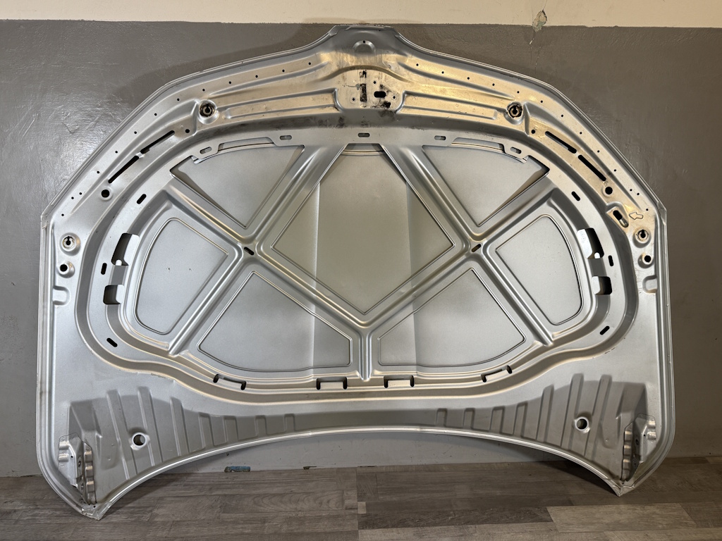 ŠKODA OCTAVIA 3 2017-2019 - FACELIFT - 5E - kapota - 5E0823155