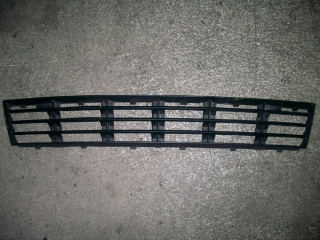 AUDI A4 - 8D - 1999-2001 - mřížka nárazníku prostřední