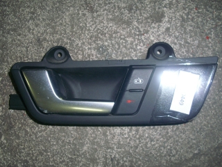 AUDI A4 - 8E - 2001-2005 - klika interieru levá přední