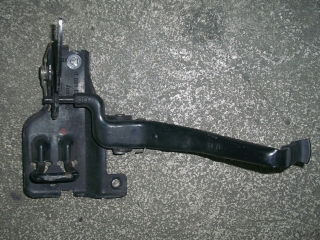 AUDI A4 2001-2005 - 8E - zámek kapoty