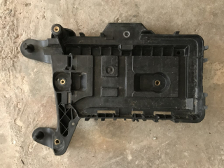 VW GOLF 5 - 1K - 2003-2009 - plast pod baterii - 1K0915333