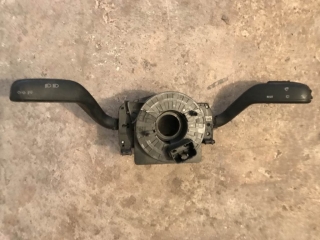 ŠKODA FABIA 2 - 5J - 2007-2014 - páčky pod volant - poškozený kroužek - 7H0953503BL