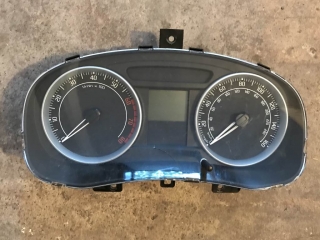 ŠKODA FABIA 2 - 5J - 2007-2014 - budíky - prasklé plexi - 5J0920911B