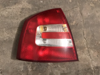 ŠKODA OCTAVIA 2 - 1Z - 2004-2009 - světlo LZ - SEDAN - POŠKOZENÉ